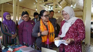 Gelar Pertunjukan Rakyat dan Pameran Batik Gayeng Guyub Sidomukti, Pemkab Gunungkidul Dorong Kreativitas dan Kemandirian Sekolah