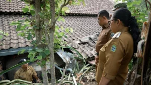 Atasi Krisis Air Bersih di Gunungkidul, Pemkab dan TNI Salurkan Puluhan Tangki Air ke Sumbergiri