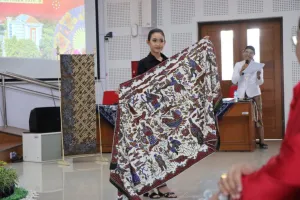 Menelusuri Jejak Batik dalam Diplomasi Budaya